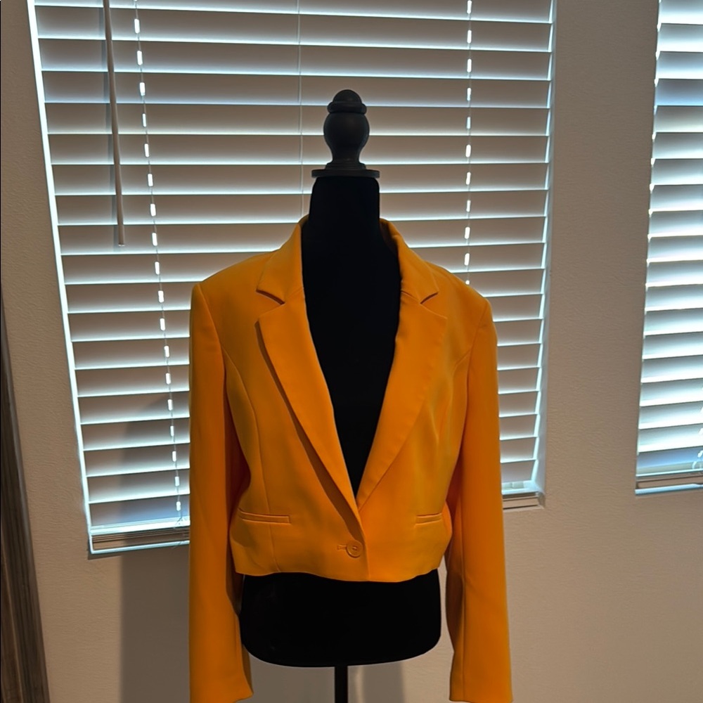 Express Yellow Cropped Blazer with Classic Lapel